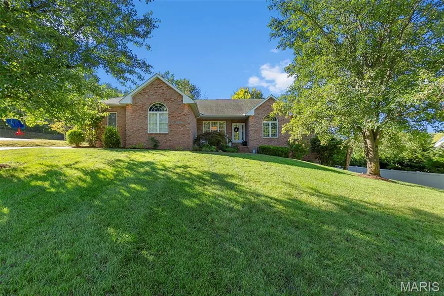 2085 Derbyshire LN, Cape Girardeau, MO 63701