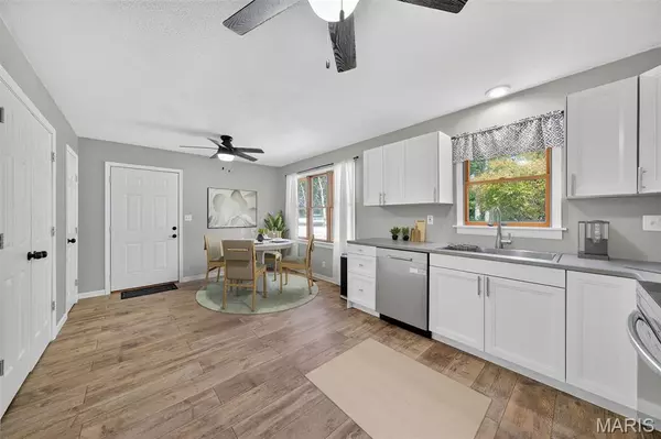 Waterloo, IL 62298,2424 Trout Camp RD