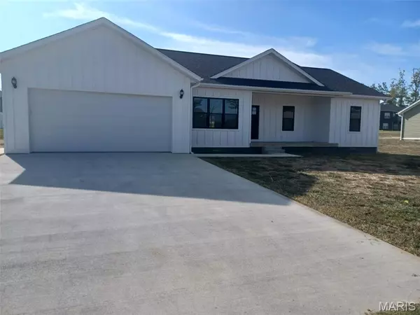 Poplar Bluff, MO 63901,381 Golden LN