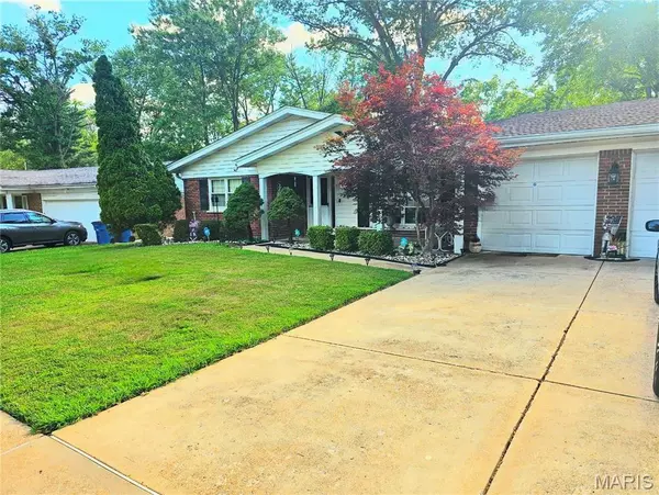 1241 Elkhart DR, St Louis, MO 63135