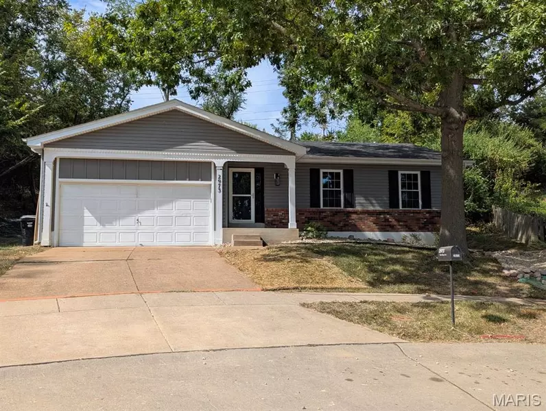 2973 Royal Gorge LN, St Louis, MO 63129