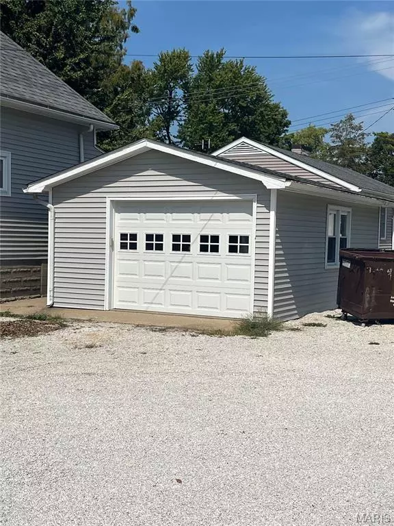 Carrollton, IL 62016,404 Maple ST