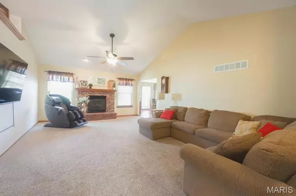 Brighton, IL 62012,9205 Ebbie DR