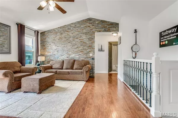 Glen Carbon, IL 62034,37 Julie DR