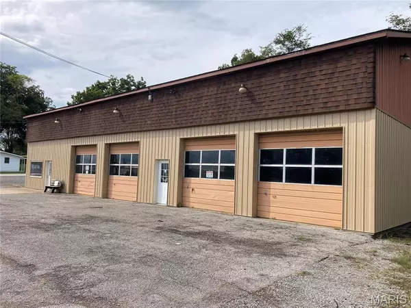 1906 Main ST, Scott City, MO 63780