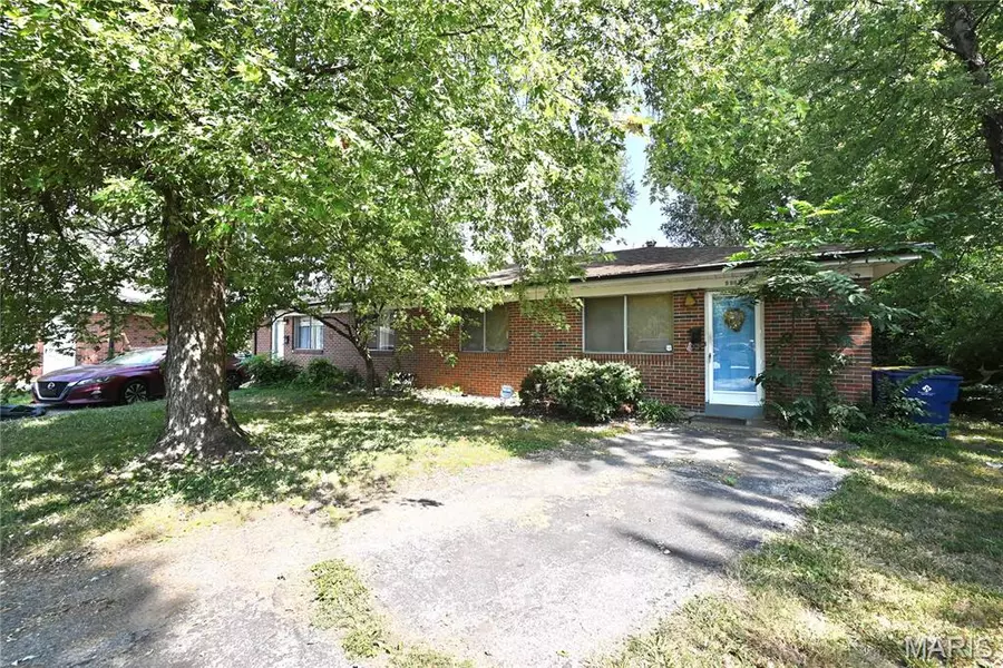 9983 - 9985 Fox Hall CT, St Ann, MO 63074