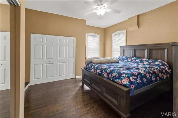 Red Bud, IL 62278,221 N Main ST