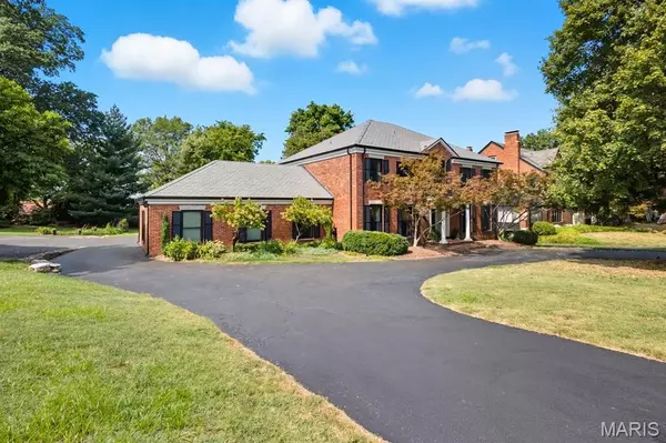 Richmond Heights, MO 63117,50 Lake Forest DR