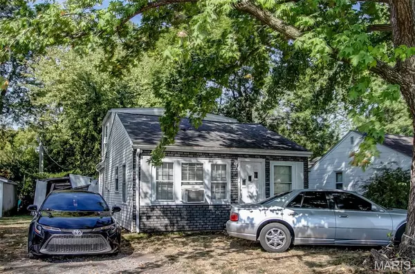 959 Green Mount LN, Belleville, IL 62220