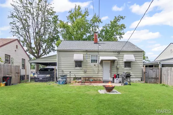 East Alton, IL 62024,104 Whitelaw AVE