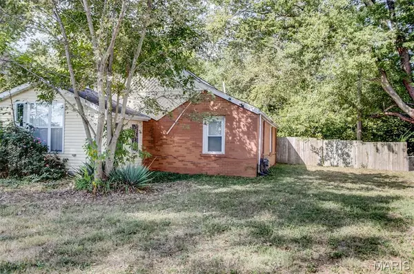 Belleville, IL 62220,971 Green Mount LN