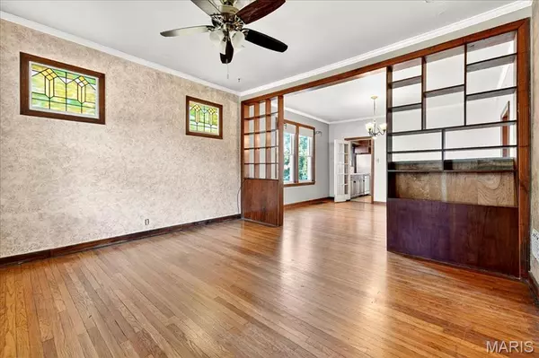 Overland, MO 63114,9111 Delphine AVE