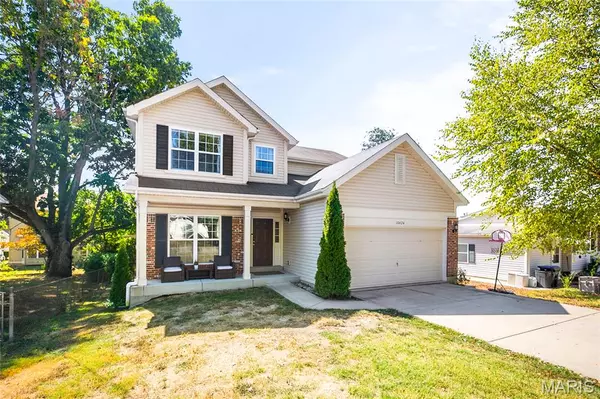 10424 Garibaldi PL, Frontenac, MO 63131
