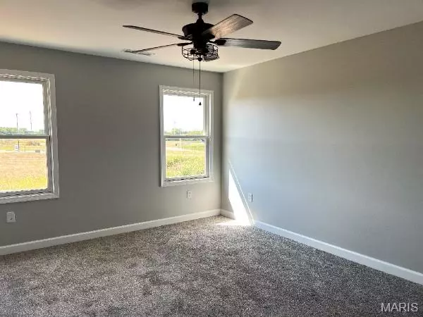 Hannibal, MO 63401,209 E Larkspur