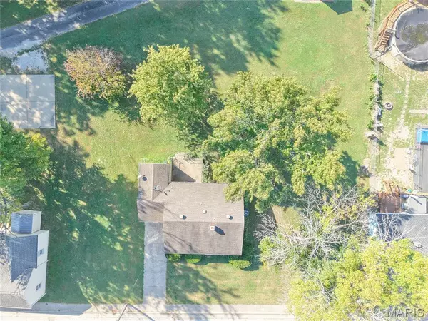 Bethalto, IL 62010,323 Mill ST