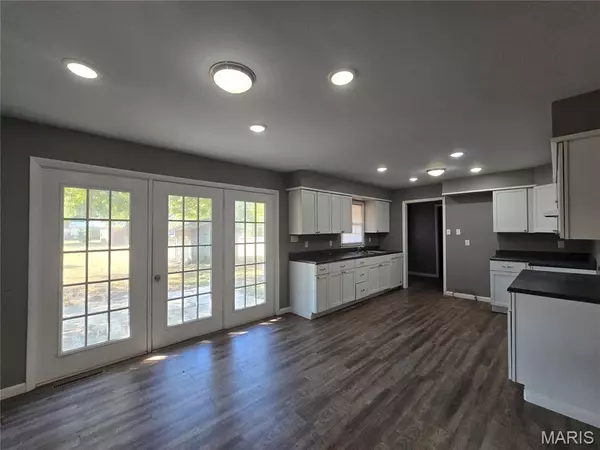 Bernie, MO 63822,310 Pointer AVE