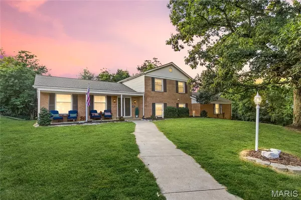 5200 Little Creek LN, Godfrey, IL 62035