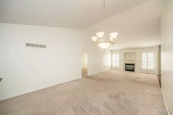 St Peters, MO 63376,2 Soenker CIR