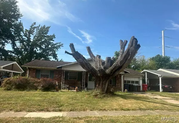 2216 Foggy Bottom DR, Florissant, MO 63031