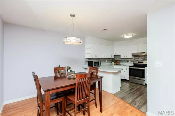 Mehlville, MO 63123,10077 N Bunker Hill DR #F