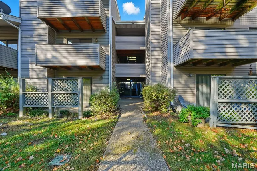 1311 Prospect Village LN #B, Ballwin, MO 63021