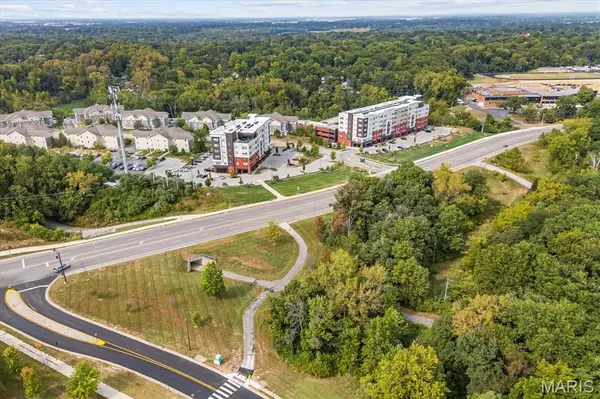 Edwardsville, IL 62025,901 Esic DR