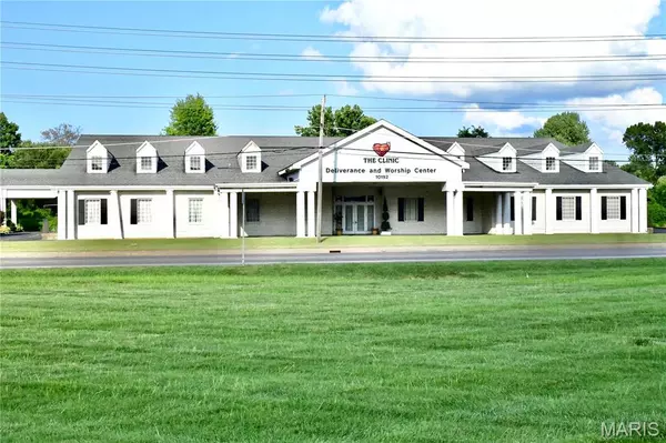 10192 Halls Ferry RD, Florissant, MO 63136