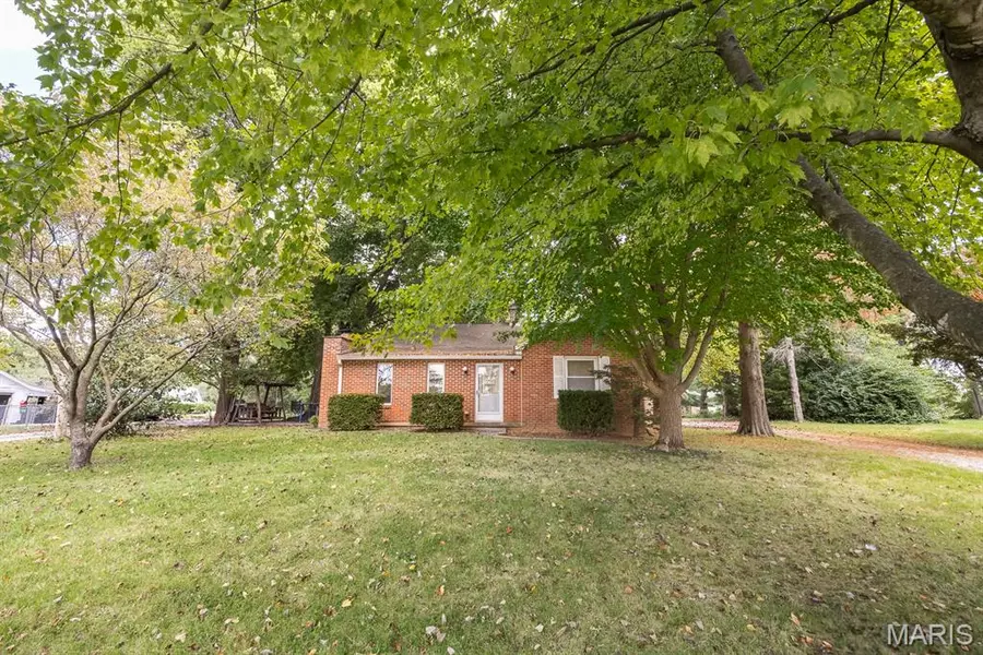 2608 E B Street RD, Belleville, IL 62221