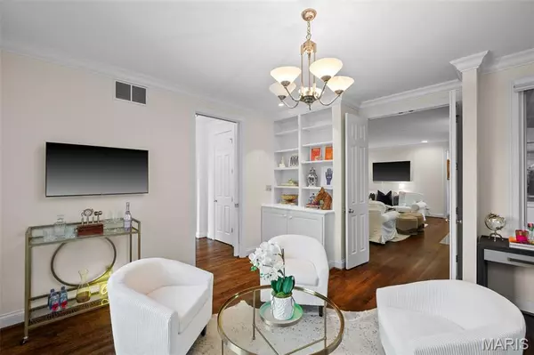 Clayton, MO 63105,248 Gay AVE