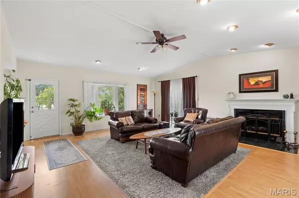 St Louis, MO 63123,11100 Flori DR