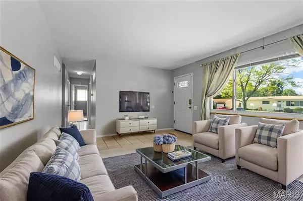 Florissant, MO 63031,2515 Flamingo DR