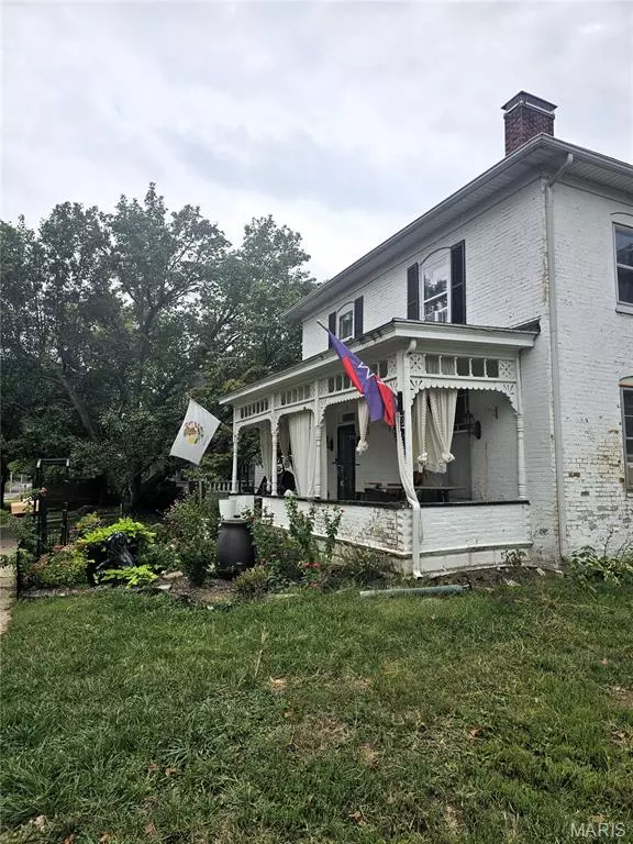 632 Jefferson ST, Hillsboro, IL 62049