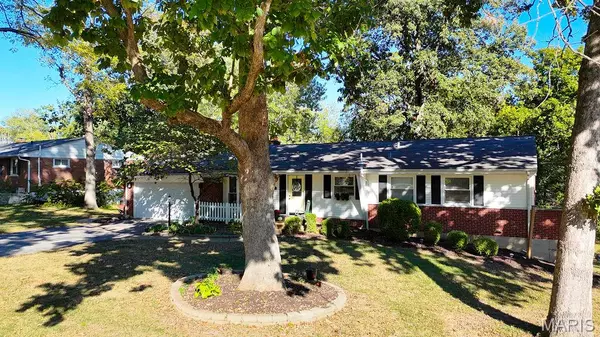 25 Fawnwood DR, St Louis, MO 63128