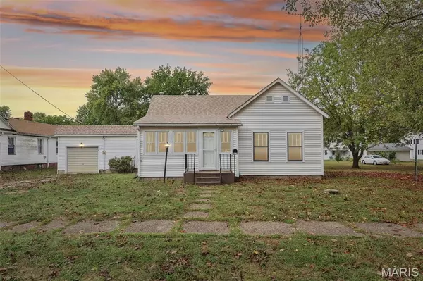 1521 N Jackson ST, Litchfield, IL 62056