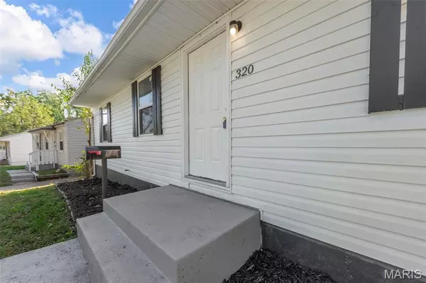 St Louis, MO 63137,320 Lanark RD