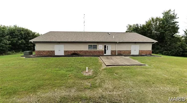 3310 Water Tower RD, Marion, IL 62959