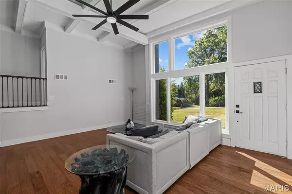 Creve Coeur, MO 63141,2 Wedgewood LN