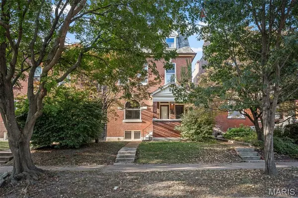 2028 Russell BLVD #2F, St Louis, MO 63104