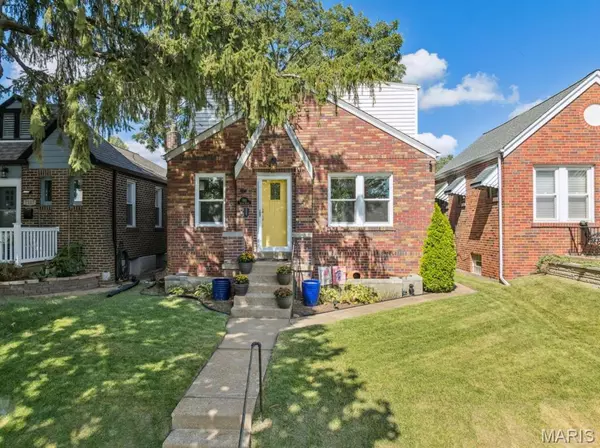 7111 S Grand AVE, St Louis, MO 63111