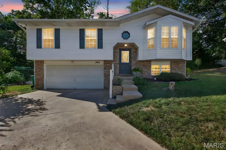 5404 Redbird CV, Imperial, MO 63052