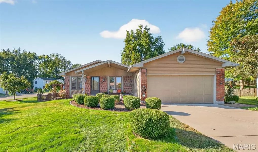 2 Taylor Trail PL, Florissant, MO 63031