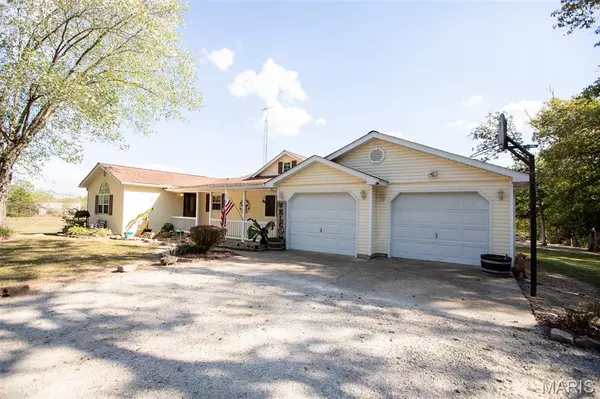 3848 E Lindburg RD, Cuba, MO 65453
