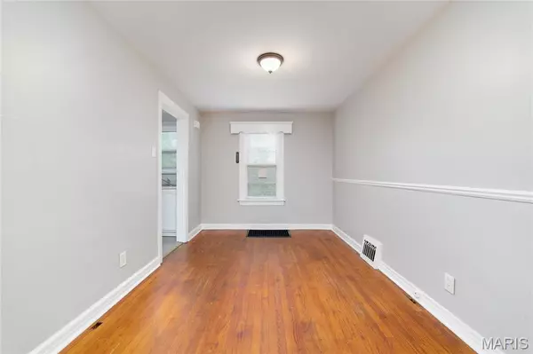 Jennings, MO 63136,8825 Tyrell DR