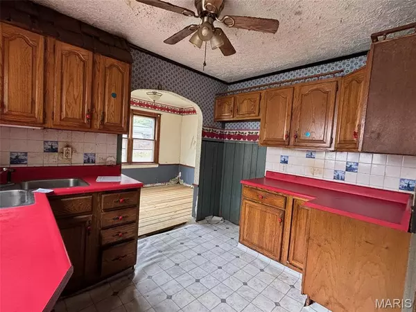 East Alton, IL 62024,420 Bowman AVE