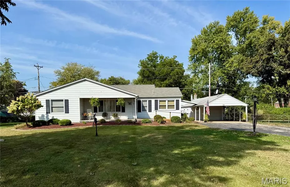 305 S Church ST, St Peters, MO 63376