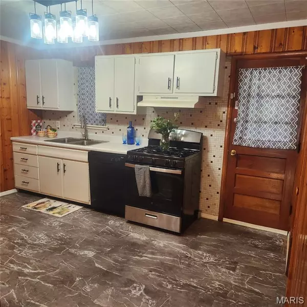 2 Taylor AVE, Wentzville, MO 63385