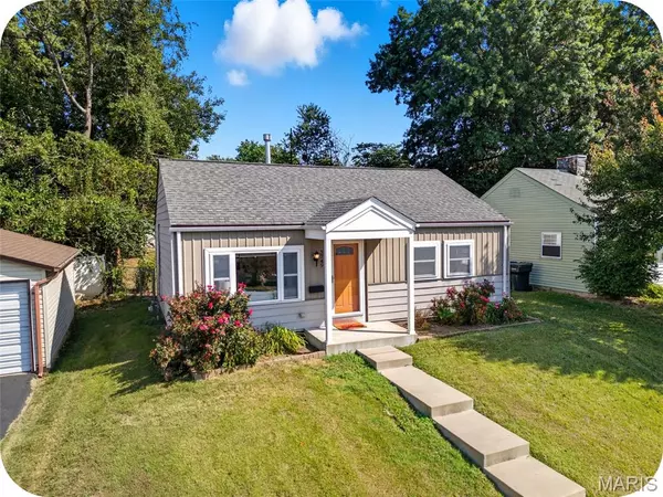 3749 Roswell AVE, St Louis, MO 63116