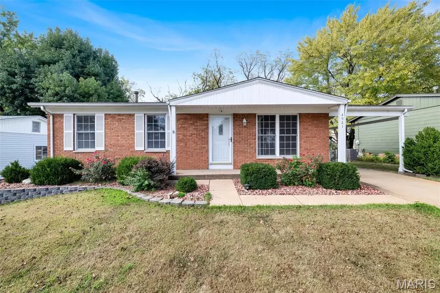 4921 Tulip Tree LN, Hazelwood, MO 63042