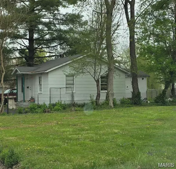 302 S 3rd ST, Elsberry, MO 63343