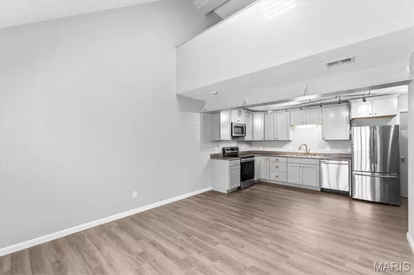 O'fallon, IL 62269,435 Ponderosa Ave #2